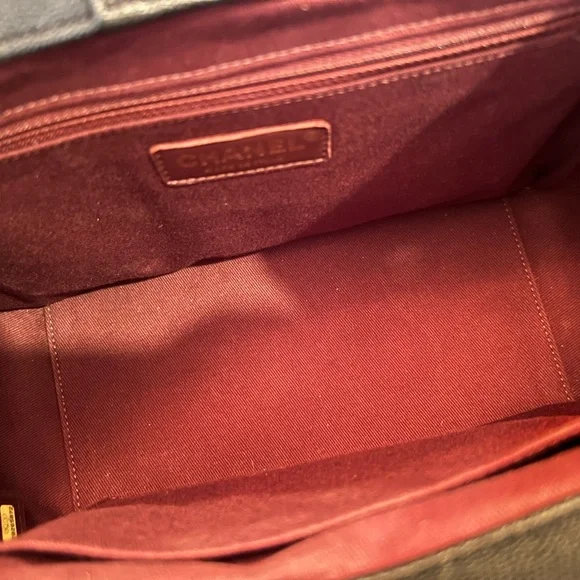 Chanel Business Affinity Tote Bag, Caviar Black Leather, Gold Hardware - Picture 8 of 13